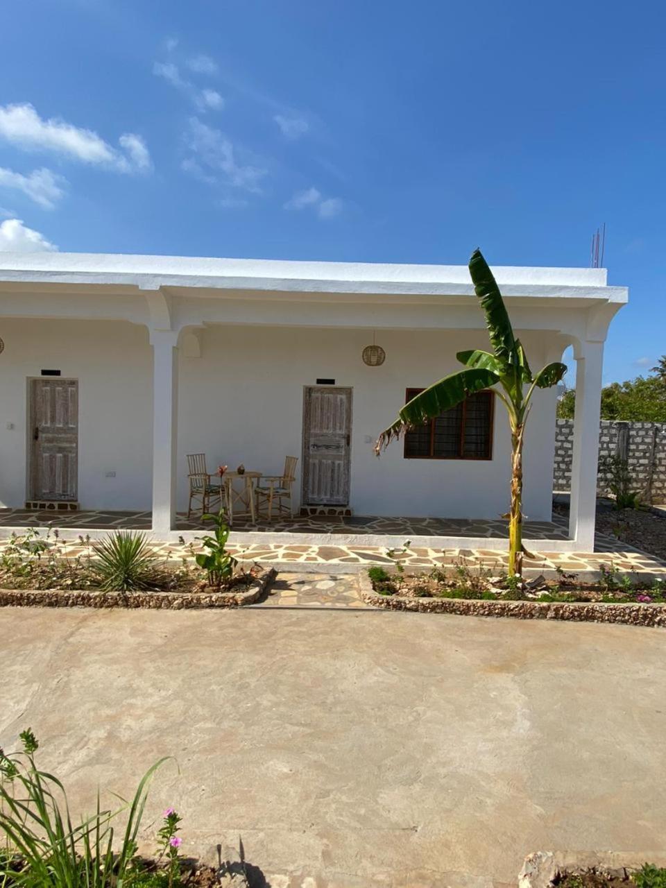 Red Land House Bed & Breakfast Watamu Exterior foto